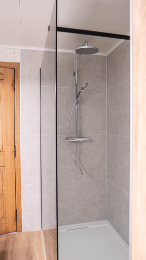 Bathroom 4, Le Colibri spa jacuzzi, Luxembourg
