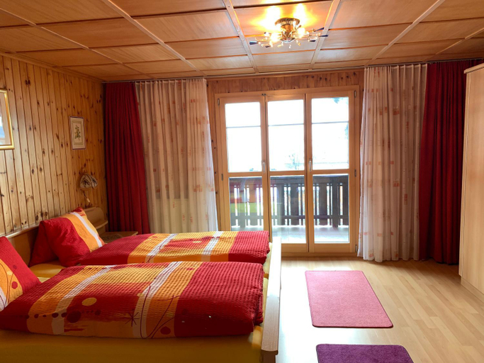 Bedroom 2, Hotel Haus Muhlebach, Goms