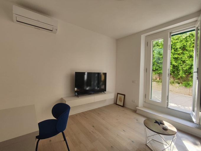 Others 4, Casa Cotone 9, Livorno