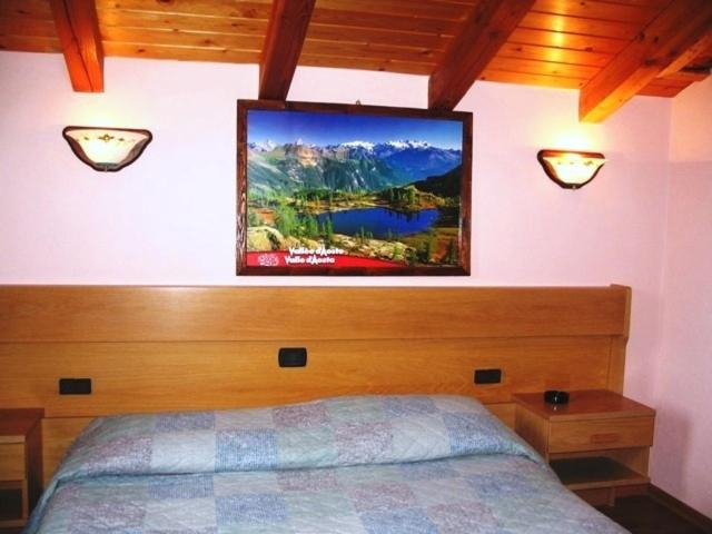 Bedroom 2, Hotel Bellevue, Aosta