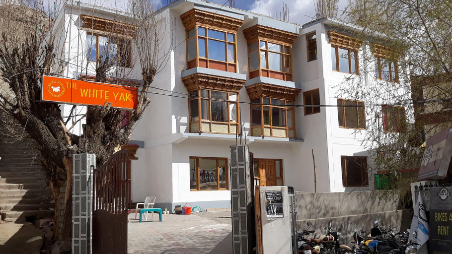 Exterior & Views