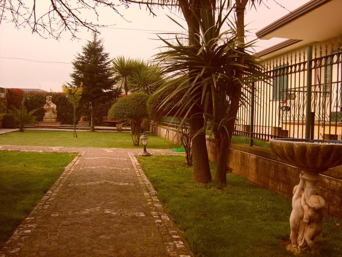 Exterior & Views 2, Hotel Rosso Di Sera, Caserta