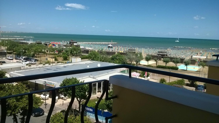 Others 5, Residence Record, Rimini