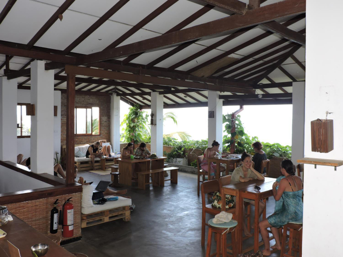 Others 5, Bay Vista Hotel, Pothuvil