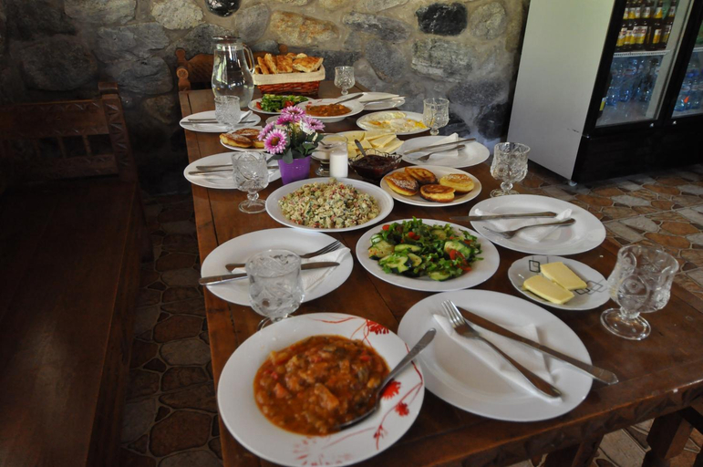 Food & Drinks 5, Manoni Ratiani's Guesthouse, Mestia