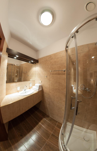 Bathroom 3, Hotel Stanica Kresowa Chreptiow, Bieszczady