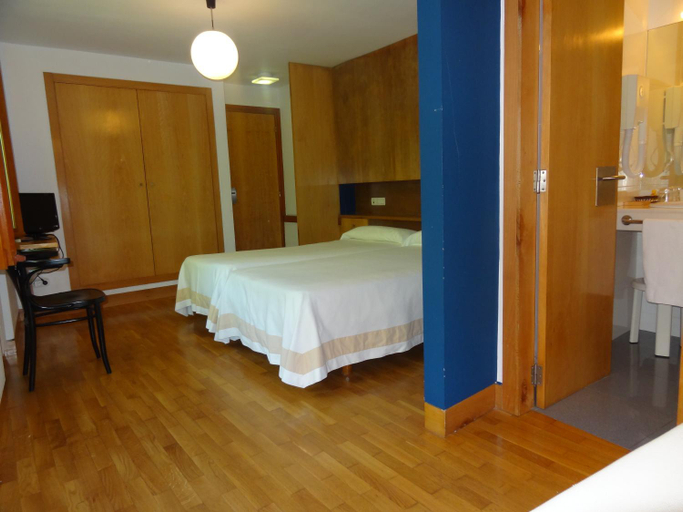 Bedroom 4, Hotel Restaurante Marroncin, Asturias