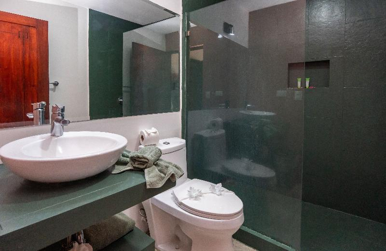 Bathroom 4, Dunama Hotel & Casino, Santa Cruz
