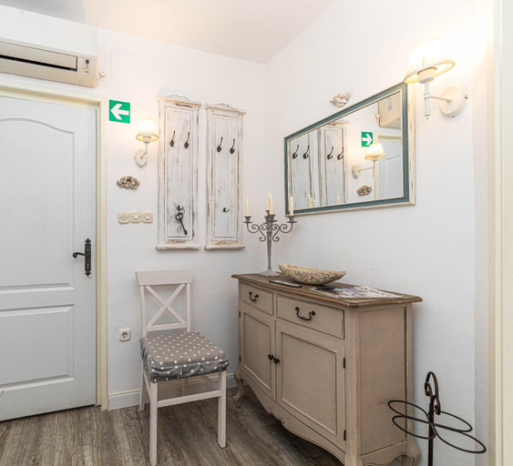 Others 5, Rooms Tomic, Split