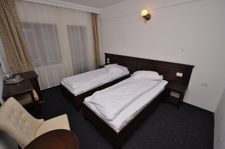 Bedroom 2, Hotel Cerbul, Borsa