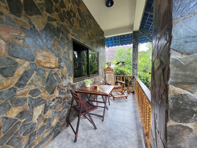 Others 3, Paradise Escape nr Beach w/Balcony, Veranda, Wi-Fi, Ko Samui