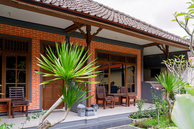 Exterior 4