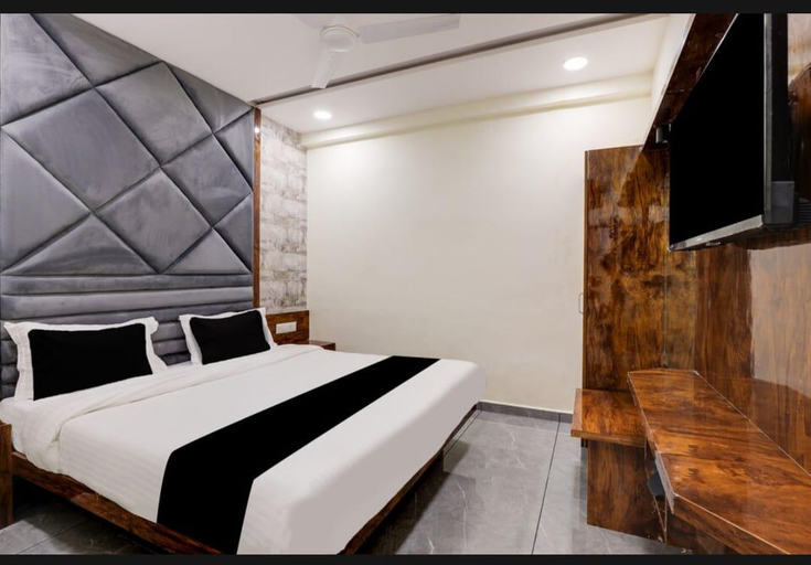 Others 3, hotel sagun inn cg road, Ahmadabad