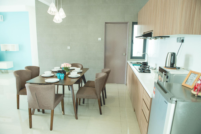 Dining Room 10