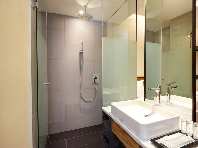 Bathroom 4