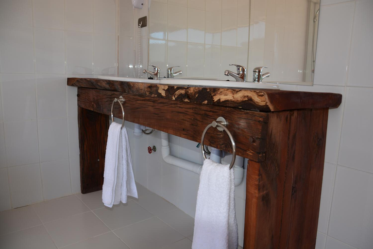 Bathroom 4, EHA - Eco Hotel Antuco Chile, Biobío