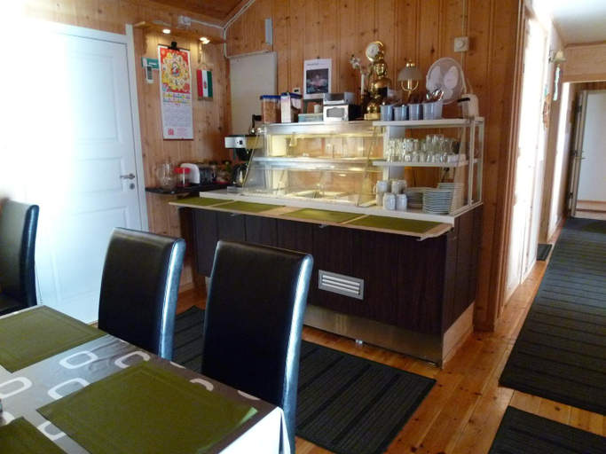 Food & Drinks 4, Bogen Hostel, Evenes
