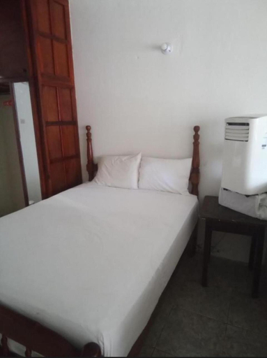 Bedroom 3, Comfort Rooms