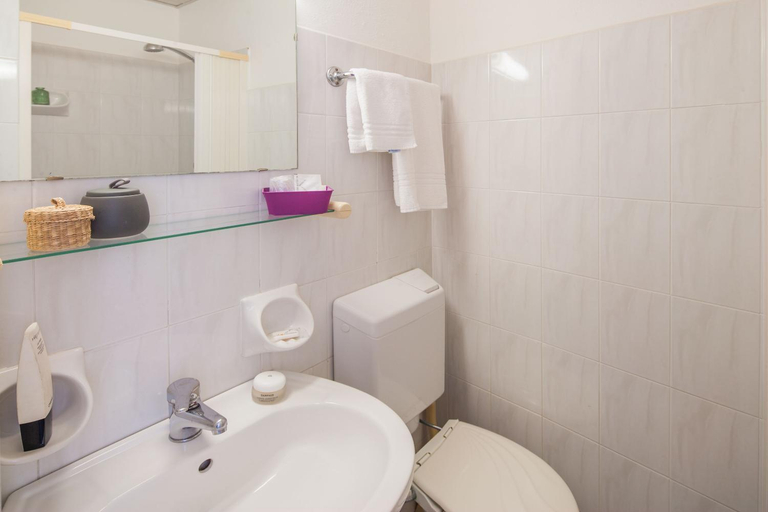 Bathroom 2, Hotel Europa, Savona