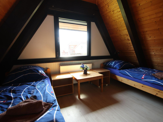 Bedroom 2, Ferienhaus Amalie, Burhave, Wesermarsch