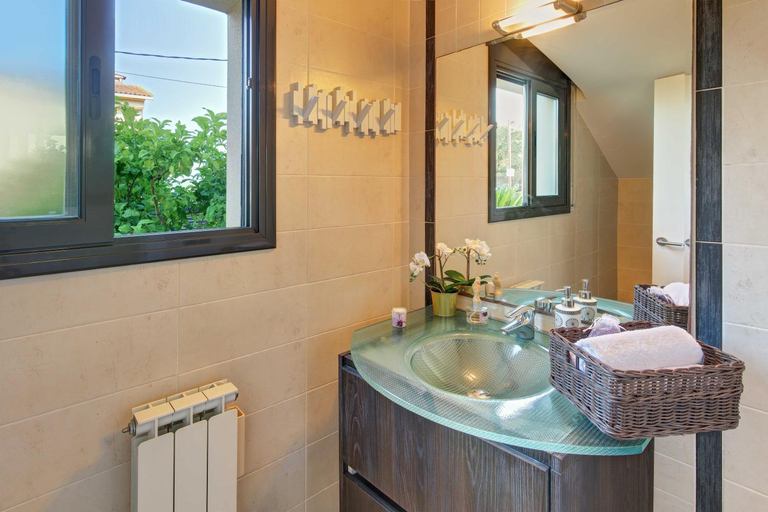 Bathroom 3, VILLA RIOJA with pool & mountain and sea view, ONLY FAMILYS, Girona