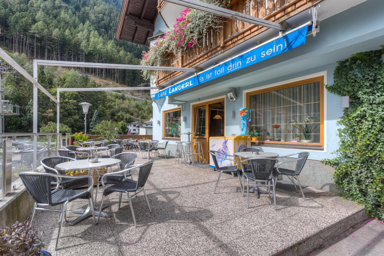 Others 4, Cafe Landerl, Lienz