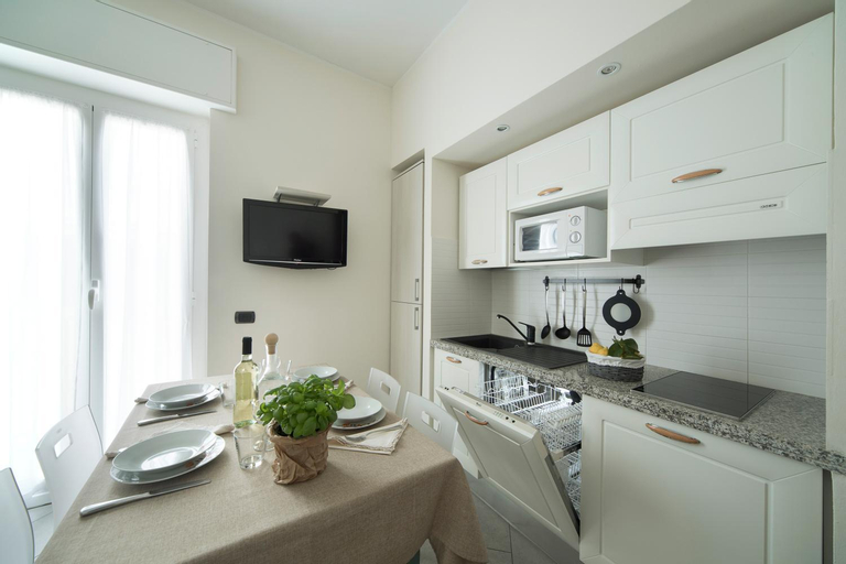Dining Room 8