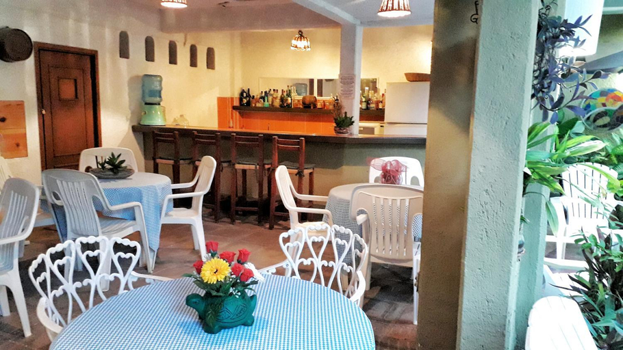Food & Drinks, Solimar Inn Suites, José Azueta