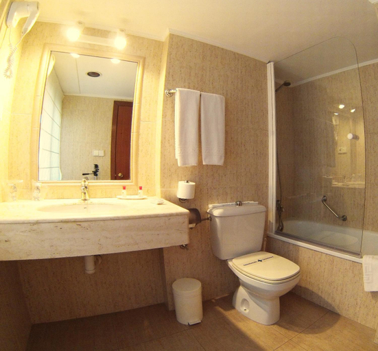 Bathroom 4, Hotel Avenida Plaza, Valencia