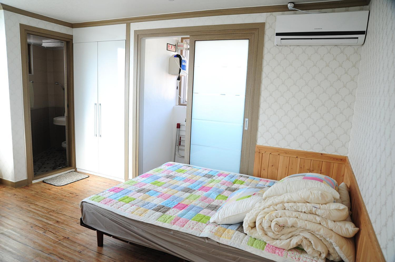 Bedroom 2, 안동호스텔1호점, Andong