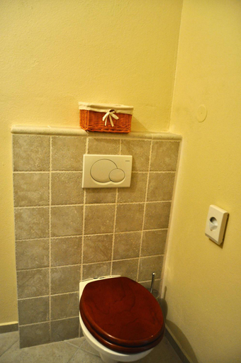 Bathroom 2, Diva Kacica Restaurant & Pansion, Komárno
