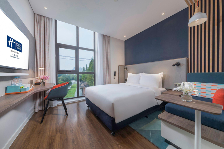 Bedroom 12