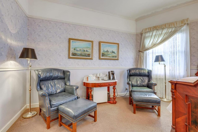 Others 4, Romantic Victorian Getaway The Blue Room, Amador