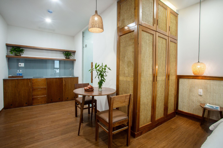 Dining Room 6