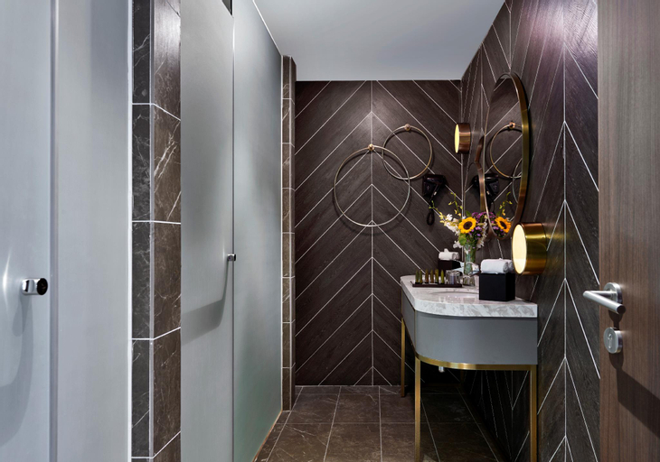 Bathroom 4