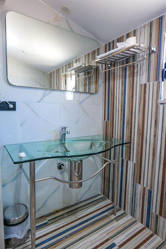 Bathroom 4, Studio Zaimi, Vlorës
