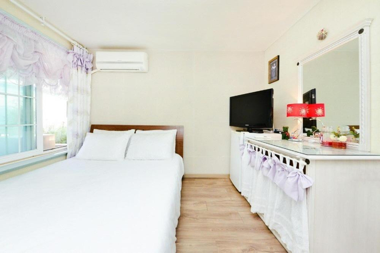 Bedroom 2, Gapyeong Flower Muji Pension, Pocheon