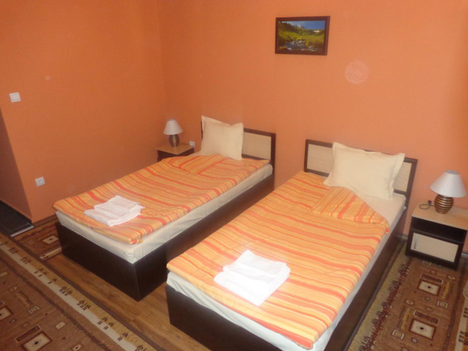 Bedroom 3, Kestenite Family Hotel, Samokov