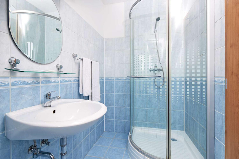 Bathroom 3, Amalka u Ripu, Litoměřice