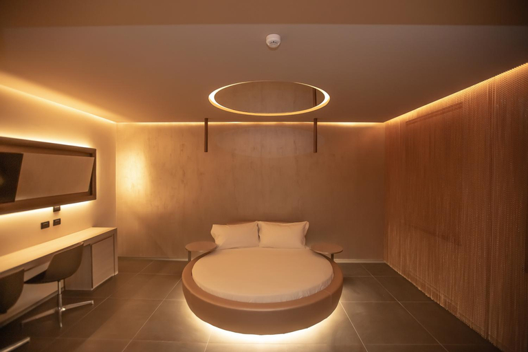 Bathroom 8
