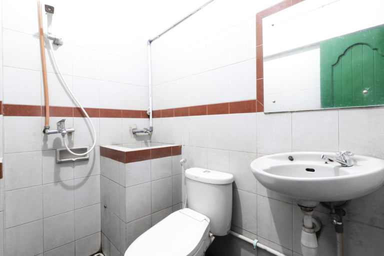 Bathroom 15