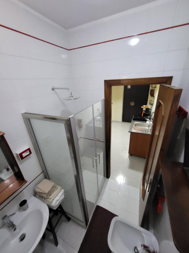 Bathroom 3, Amodio Apartments, Avellino