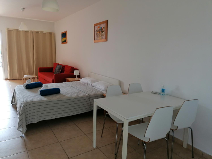 4, Ariadne Apartments