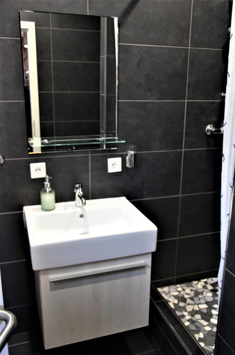 Bathroom 2, Apartments Am Werdersee, Bremen
