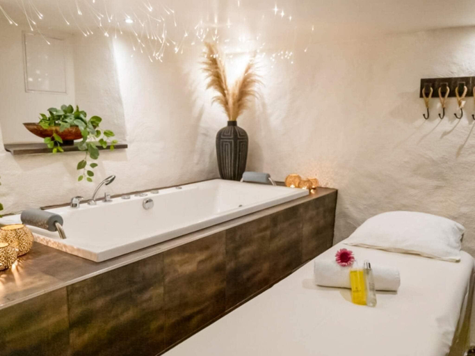 3, Lively vacation home with free breakfast, Göteborg