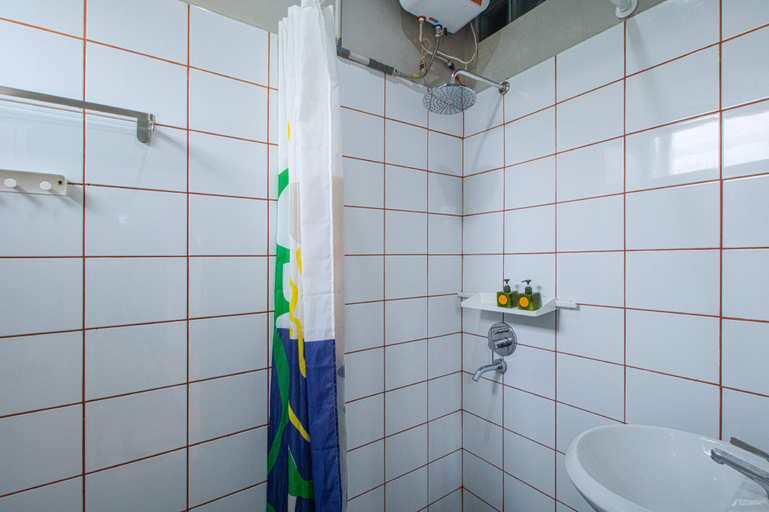 Bathroom 19