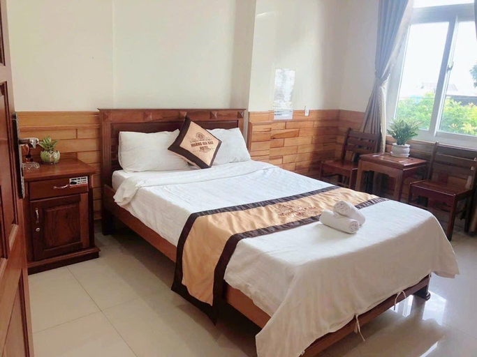Bedroom 3, Hoang Gia Bao Hotel, Kon Tum