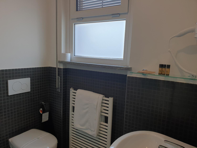 Bathroom 3, Residence Campo Rotondo, Como
