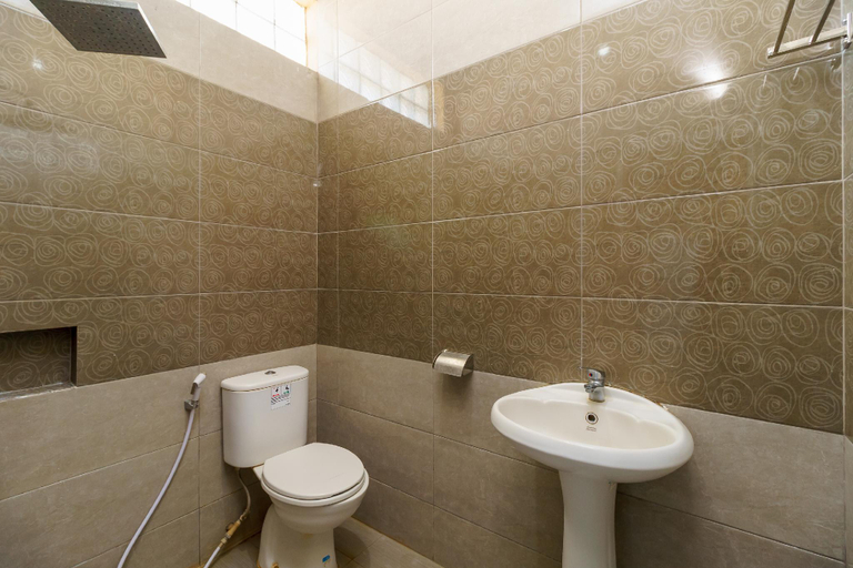 Bathroom 9