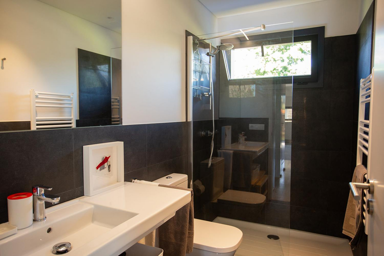 Bathroom 4, Islas del rio Mino, Pontevedra